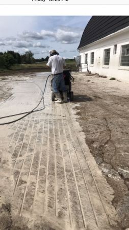straight grooves walkway to parlor